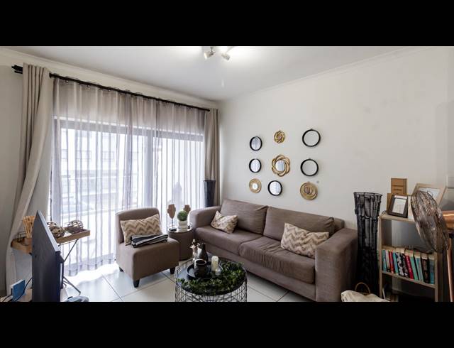 2 BEDROOM APARTMENT FOR SALE IN UMHLANGA RIDGE